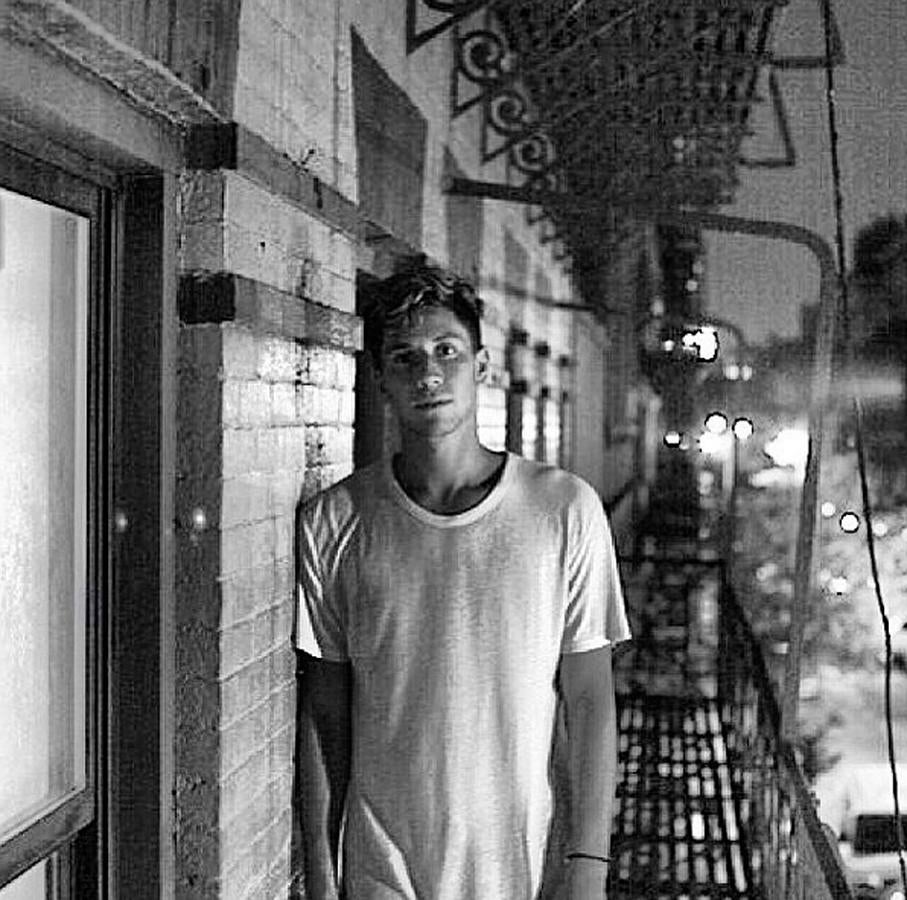 Samuel Krost es el chico al que hemos visto de la mano de Selena Gomez en Los Ángeles.