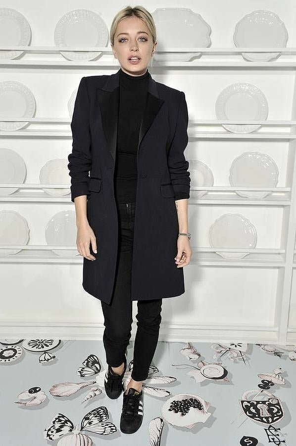 La it girl, con un look 'sporty chic' en el desfile de Schiaparelli.