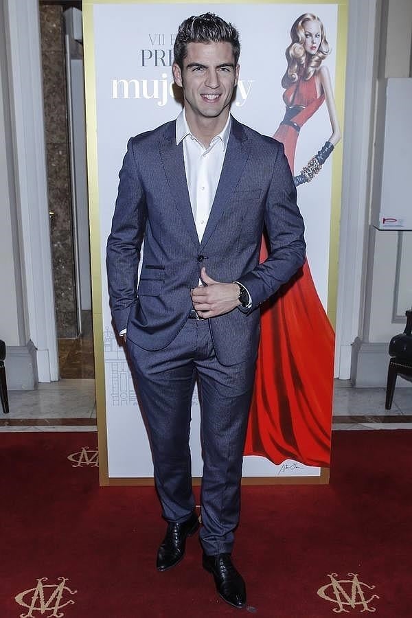 Maxi Iglesias, muy elegante de Antonio Morato.