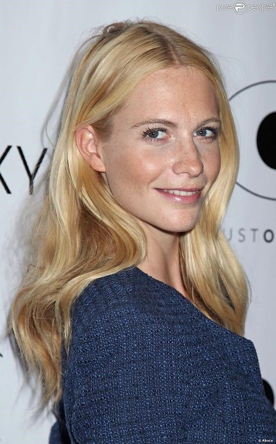 Modelo y socialité muy solicitada, es una de las invitadas de todo acto relevante que pueda ocurrir en la City. Aspecto: Su estilo genuino se basa en ofrecer un aire relajado, como si las envidiadas mechas rubias hubieran aparecido en su pelo como las pecas en su cutis. Es una instagramer generosa y ahí puedes observar su día a día para inspirarte en una de las grandes.