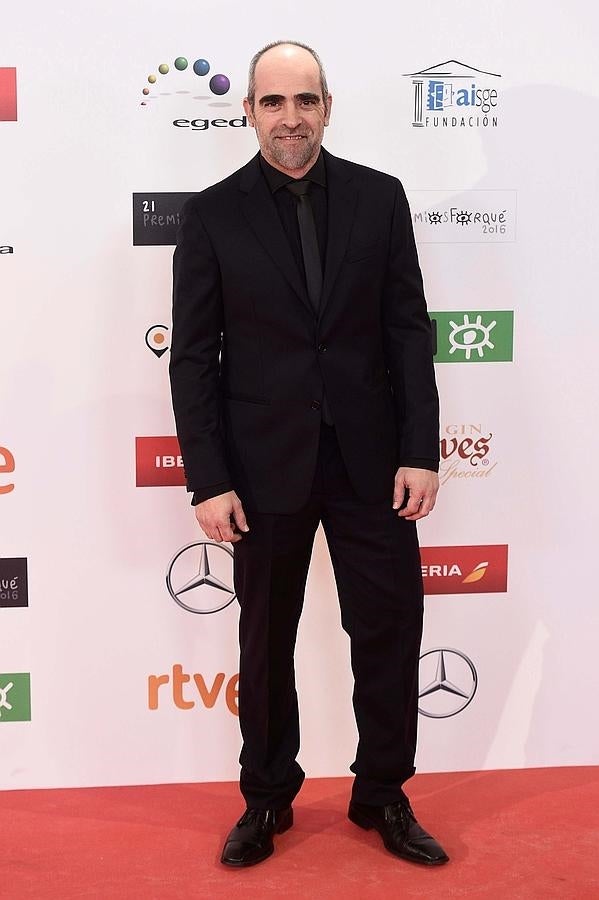 El actor prefiere los looks discretos con el negro como protagonista.