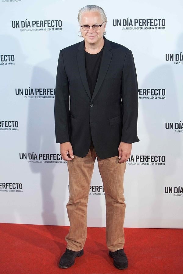 El actor apostó por un look 'casual' para la presentación de 'Un día perfecto', la película por la que opta al Goya.