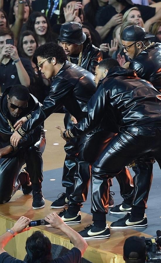 Bruno Mars fue uno de los artistas elegidos para una de las noches más importantes del año en Estados Unidos.