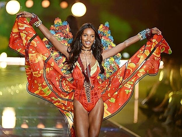 Galería. La modelo Jasmine Tookes en el último desfile de Victoria's Secret.