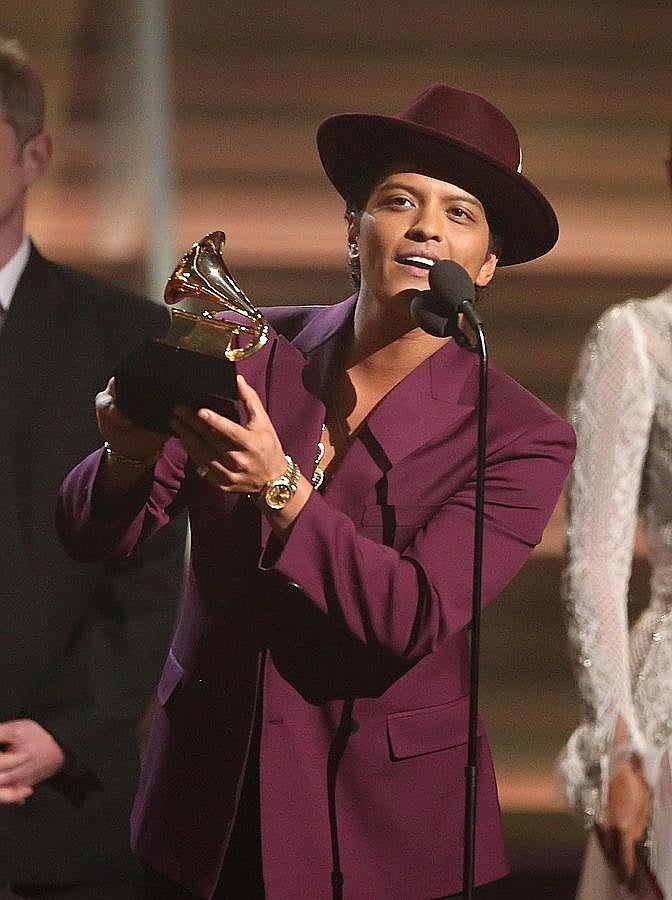 Bruno Mars durante el discurso de agradecimiento como uno de los vencedores de la noche.