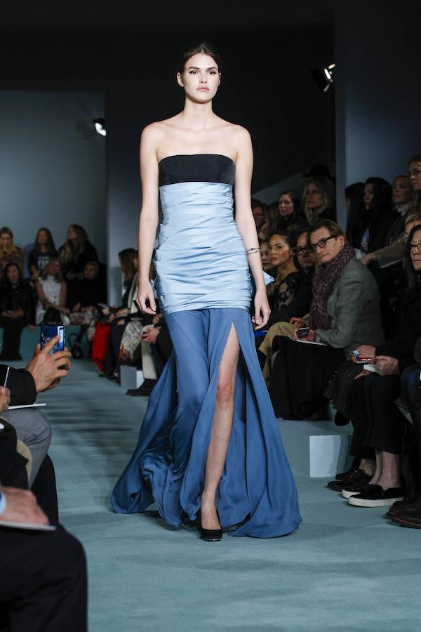 En varias tonalidades de azul es esta pieza por la que ha apostado el nuevo director creativo de la firma