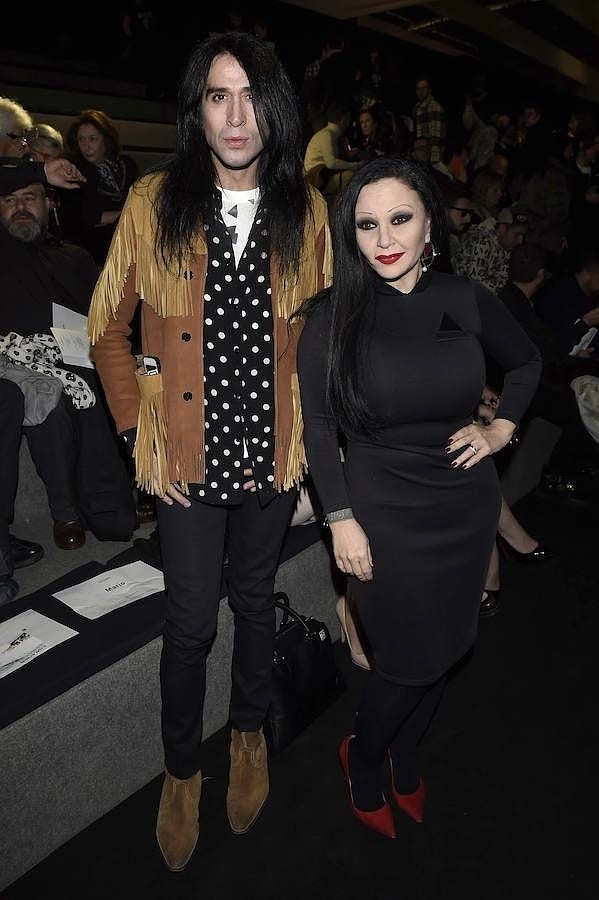 Fieles amigos del diseñador, Alaska y Mario no podían faltar en esta cita.