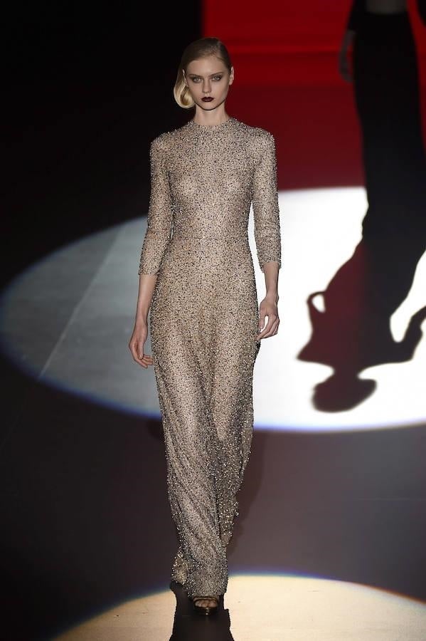 Vestido joya de color dorado repletos de paillettes.