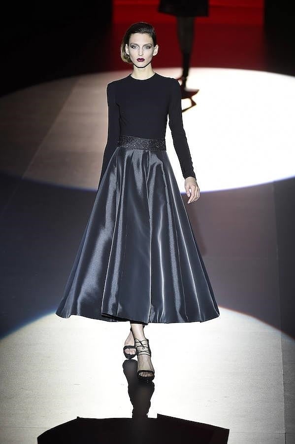 El diseñador apuesta por una colección con altas dosis de elegancia y lujo.