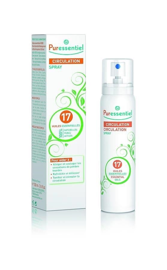 Spray con 17 aceites esenciales, su fórmula tiene efecto tonificante, descongestionante y drenante, los aceites alivian las piernas cansadas, los tobillos hinchados y el lento retorno venoso. (20,90 €).