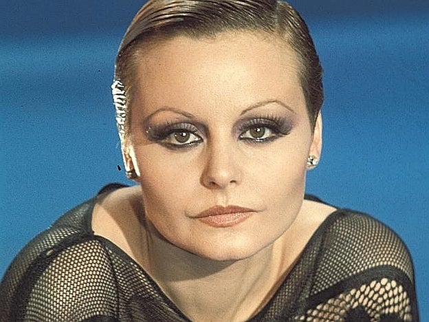 "Me encanta esta foto. Es de la época unisex. Mi padre y mi madre se ponían el mismo pelo. Ella se puso de rubia y le sentaba genial. Era la más atrevida. Tanto ella como mi padre eran unos adelantados a su época".