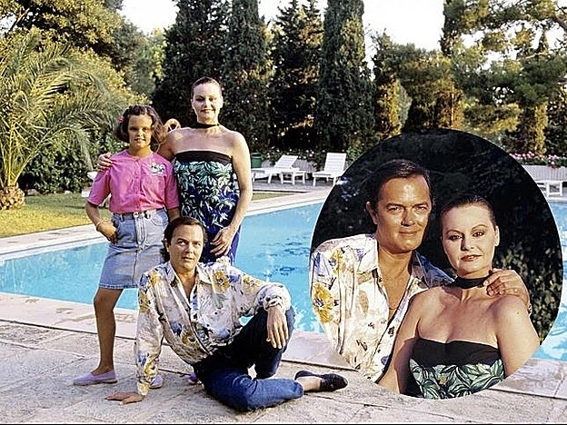 "¡Vacaciones! Cuando les veo juntos, me vienen muy buenos recuerdos. Poder haber disfrutado con ellos… Yo, ya a la moda: las alpargatas las inventé yo… ¡y la falda de tubo! Los momentos en familia son lo que más echo de menos. Que ya no se van a repetir. Así es la vida. Se vive una vez, pasan esos momentos y ya no vuelven. Hay que saber mirar hacia adelante, porque vienen más cosas, también bonitas".