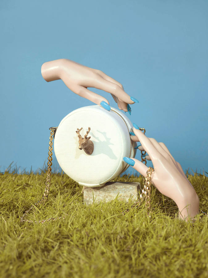 Los diseños surrealistas de Carla López ya están triunfando en todo el mundo. Hasta Beyoncé se ha hecho con uno de ellos.