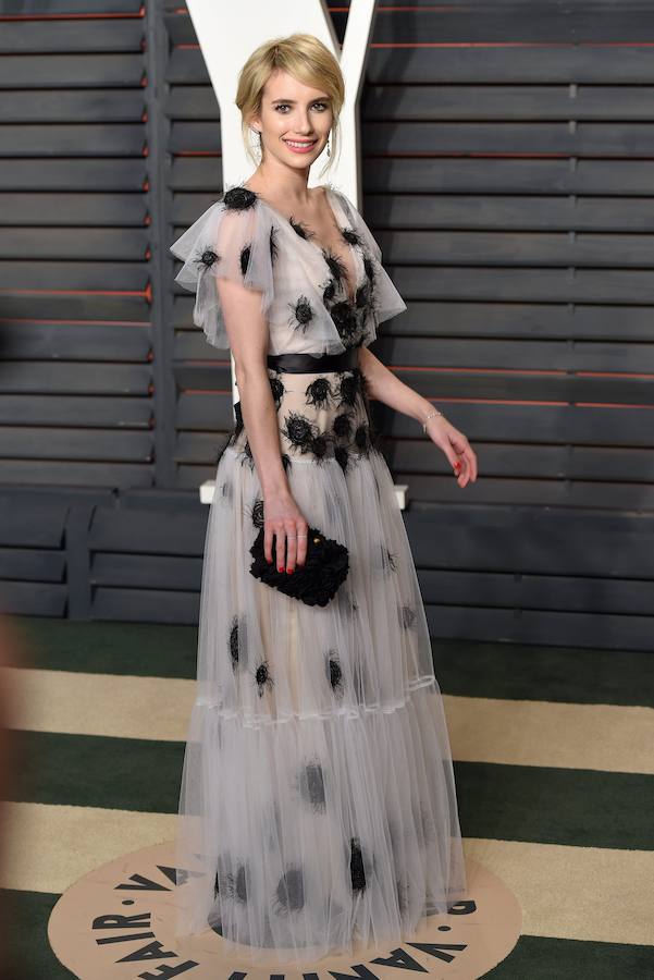 Sin miedo al tul vimos a la sobrina de Julia Roberts posar con un vestido de Yanina a su llegada a la celebración