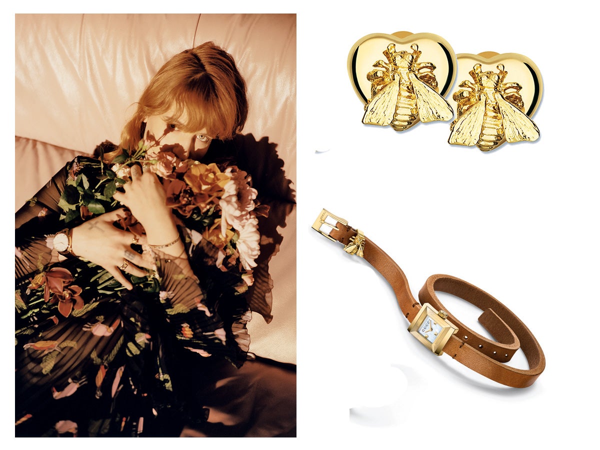 Lleva los diseños de Alessandro Michele (Gucci) como nadie. Encajan con su estética como anillo al dedo, así que la firma ha elegido a la vocalista de Florence + The Machine como imagen de su línea de joyas y relojes. "Florence se ha convertido en una buena amiga mía, pero quería trabajar con ella porque es una artista apasionante", asegura Michele.
