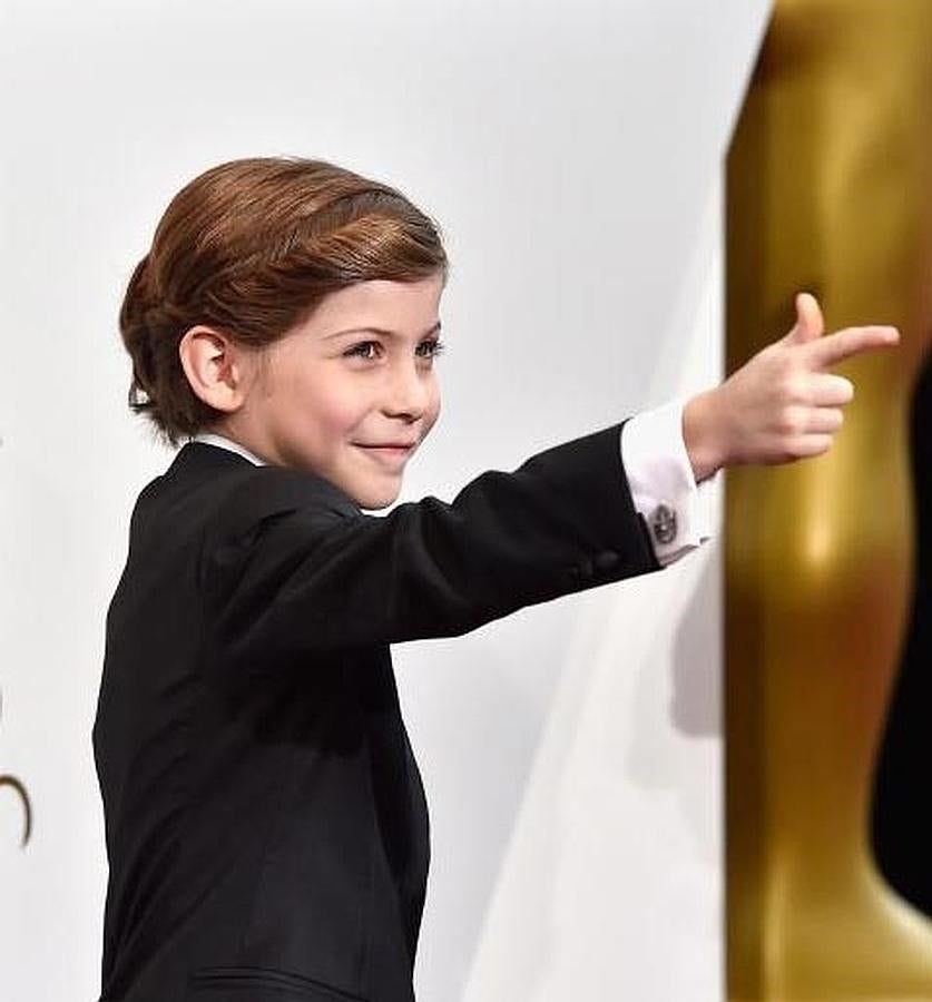 Jacob Tremblay, con gemelos de 'Star Wars', bromea con los 'paparazzi'.