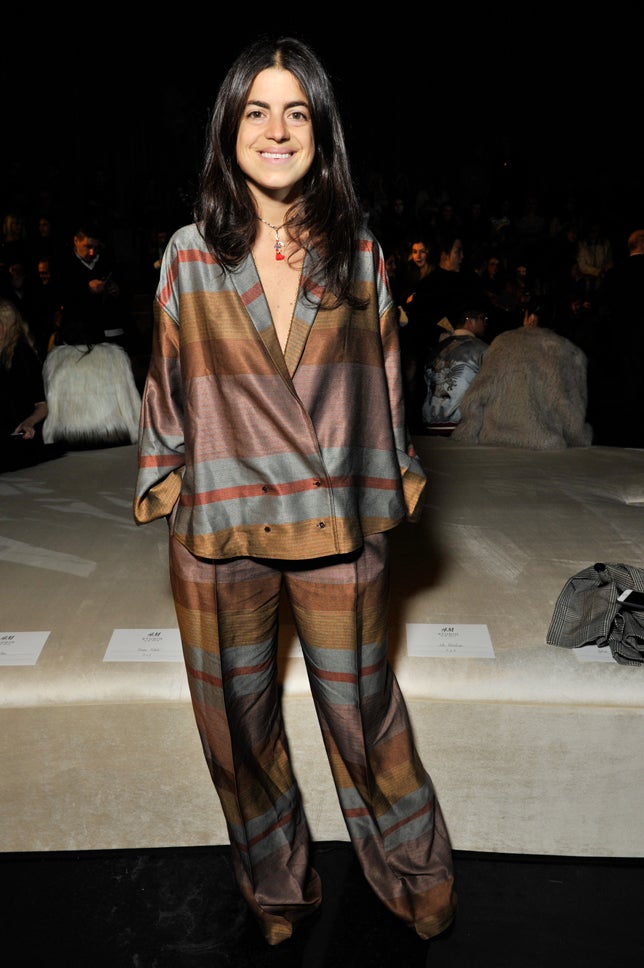 La bloguera de Man Repeller con uno de los looks que se vieron en la pasarela.