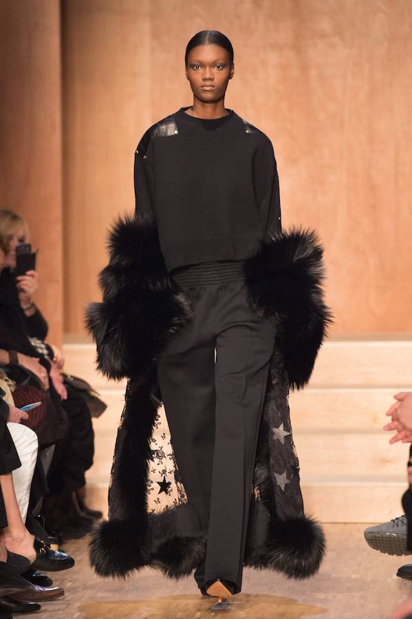 El 'total black', una de las máximas de Ricardo Tisci que se mantiene para la temporada que viene