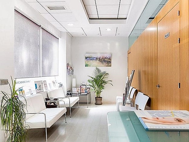 La dra. García Telf.: 954 618 780 y 677 263 049.