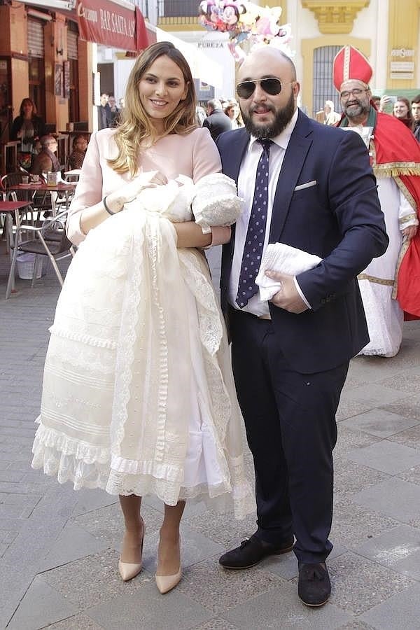Los padrinos del bautizo han sido un buen amigo de Kiko Rivera y la hermana de Irene Rosales.