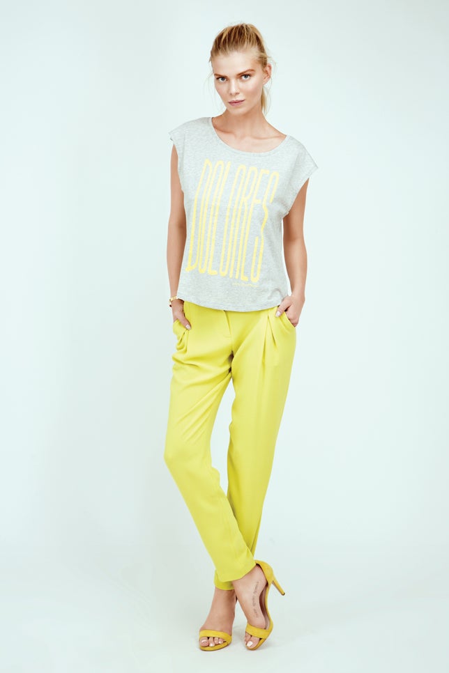 La firma española apuesta por esta divertida propuesta 'sporty chic'.