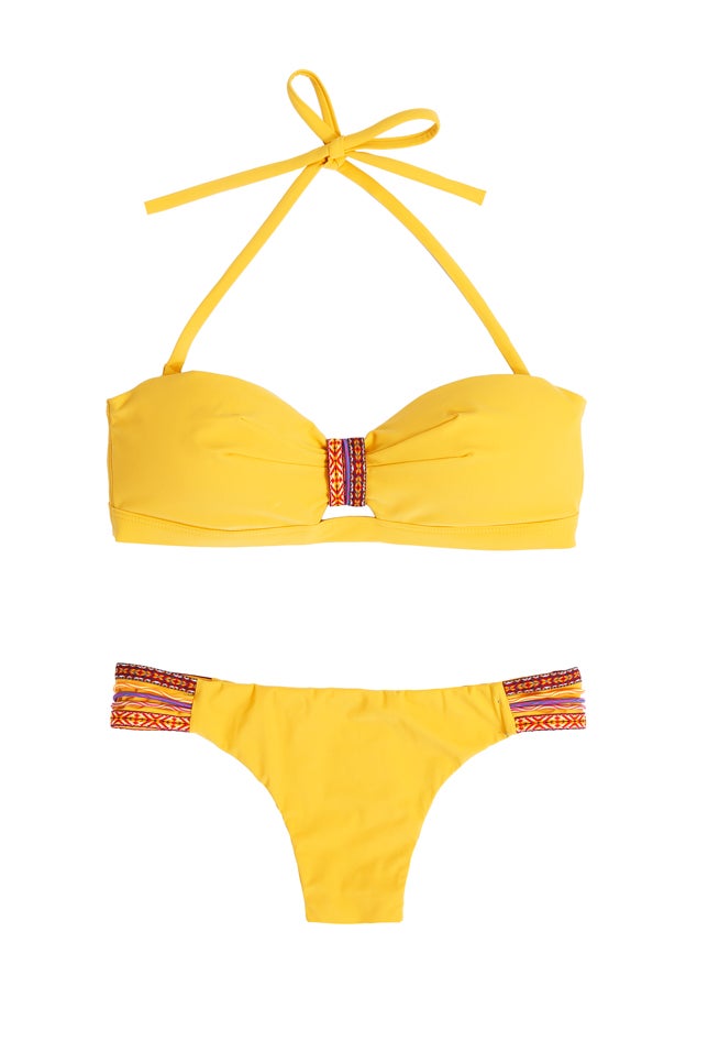 La firma de lencería y ropa de baño nos propone este modelo con detalles étnicos.