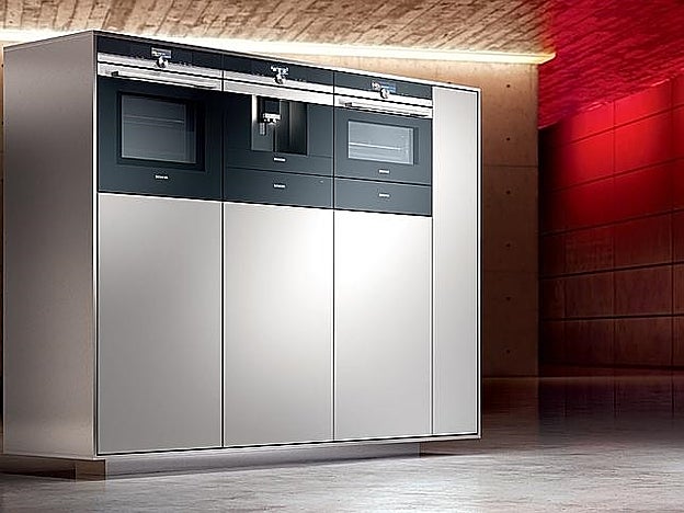 Los hornos iQ700 de Siemens son perfectos para quienes no tienen mucho tiempo, pero les encanta ejercer de anfitriones y preparar, por ejemplo, un ‘afterwork’ perfecto como el que te proponemos.