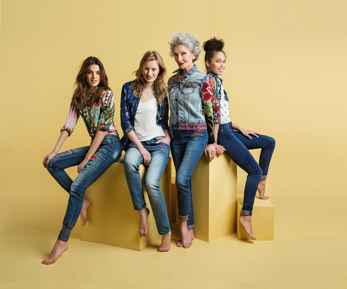 Cuatro mujeres, cuatro estilos, cuatro maneras distintas de lucir vaqueros. Desigual amplía la familia de sus Exotic Jeans con nuevos fittings: el ankle, con el tobillo al aire; el comodísimo boyfriend; el skinny, ajustado a la cadera y el tobillo; y el ruched hem, con el bajo elástico. ¿Cuál te quedas?