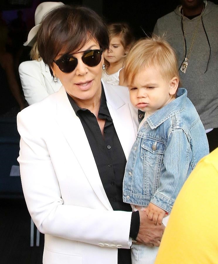 Kris Jenner acompaña a su familia en la celebración.