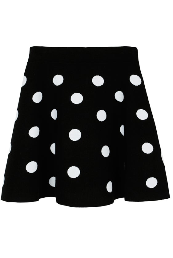 De estampado de lunares es este modelo de minifalda que puedes conseguir con un importante descuento (Precio rebajado de 33 euros a 9.99 euros).
