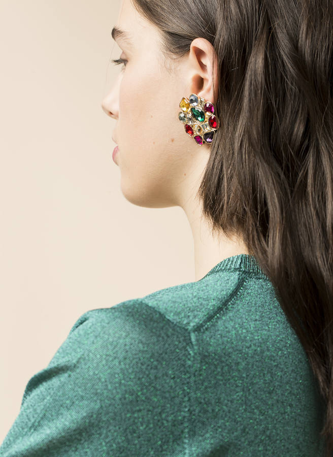 La importancia de los complementos en un look queda reflejada en la nueva campaña de la firma.