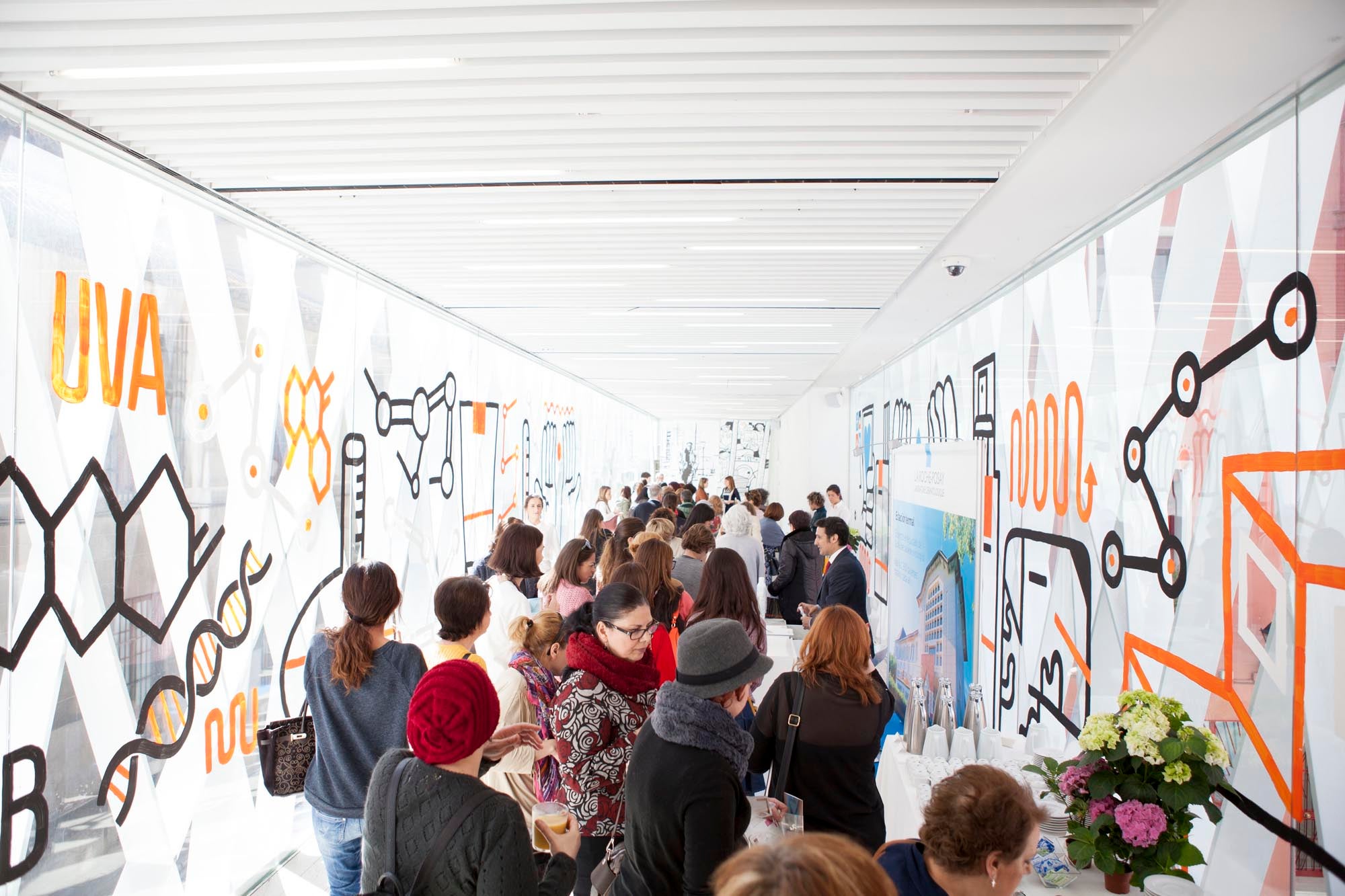 Los asistentes disfrutaron de un desayuno saludable, ofrecido por The Good Food Company, en a cafetería del Museo ABC de Madrid, que acogió el IV Cancer Beauty Care.