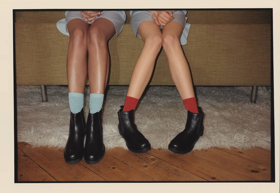 Los complementos y accesorios también tienen espacio en esta colección