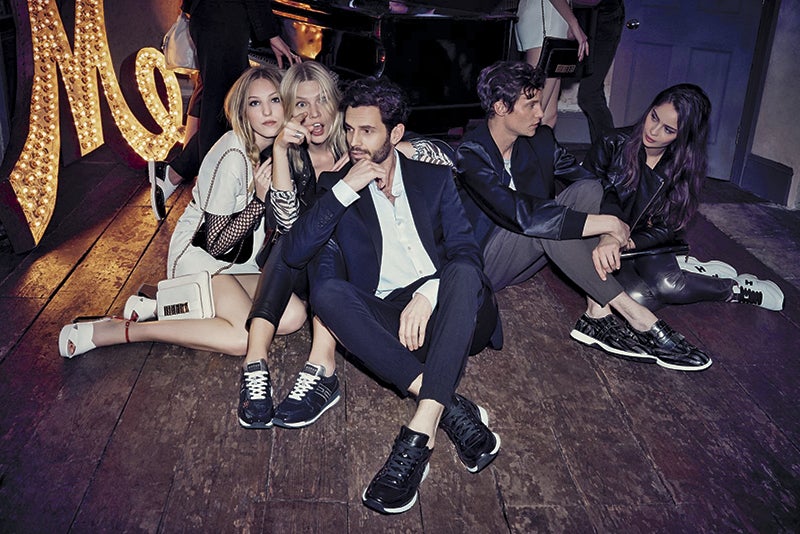 Son jóvenes celebrities que comparten un estilo de vida y a las que les gusta divertirse y seguir las tendencias. Y todos forman parte del Hogan Club, la nueva campaña de la firma donde participan Amie-Ange Casta (la hermana de Laetitia Casta), la joven modelo Ella Richards o Aline Weber.