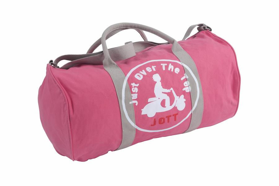 Tanto para ir al gimnasio como para llevar el equipaje necesario para un fin de semana, esta bolsa realizada 100% en algodón es un práctico regalo. Disponible en diferentes colores (Precio: 67.50 euros).