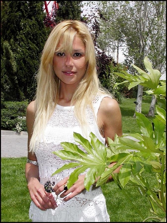 Su delicado estado de salud convirtió su estancia en la isla en un infierno. Entre otras cosas, la presentadora fue acribillada por los mosquitos jejenes en la isla caribeña, cuyas picaduras no pudo resistir su escueto cuerpo y tuvo que abandonar. Encontró su salvación en la fe y está consagrada por la orden de San Francisco el Grande.