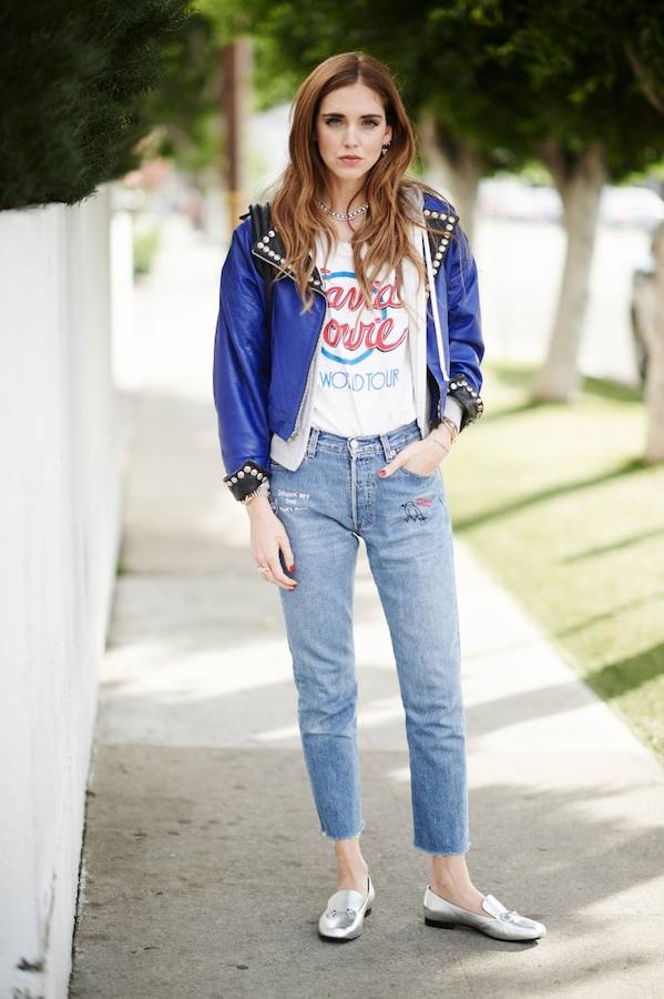 La autora de The Blonde Salad también opta por la comodidad a la hora de lucir el vaquero de moda.