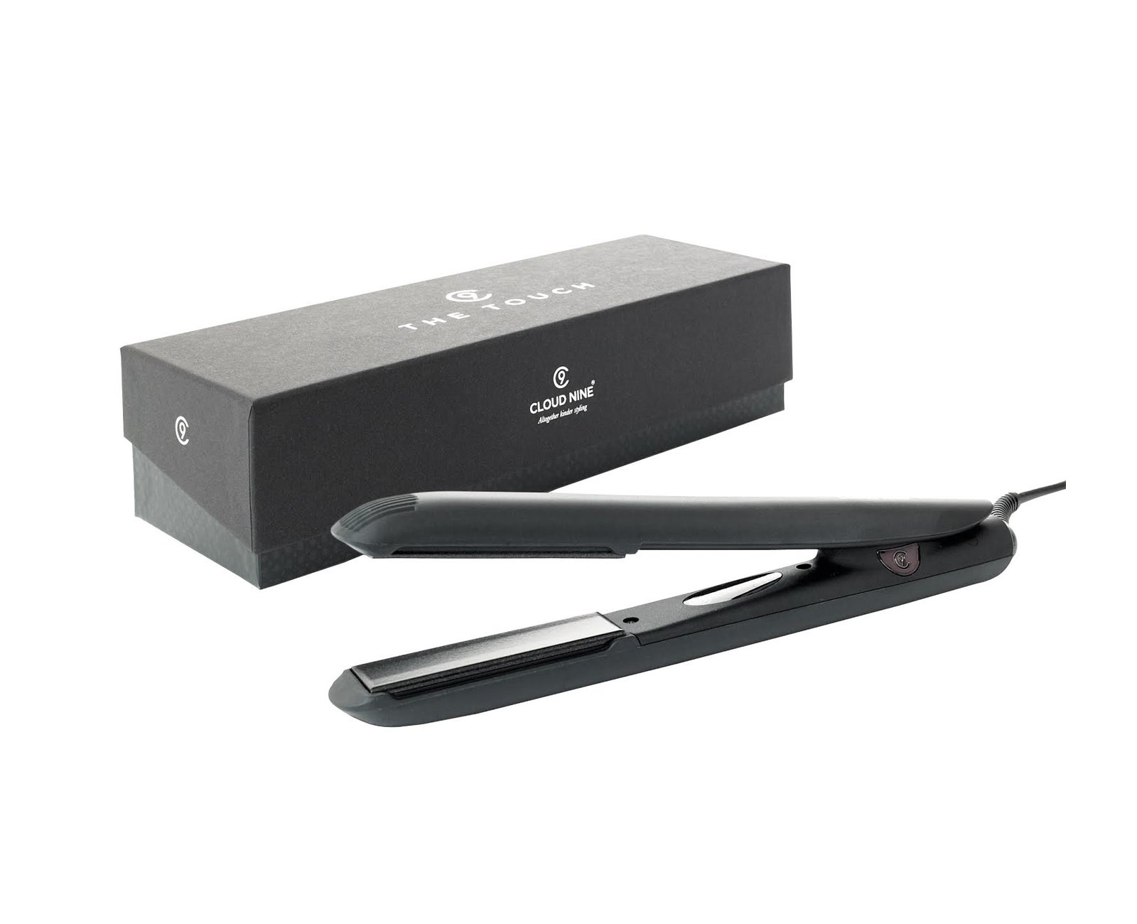 Las planchas Touch permiten regular automáticamente la temperatura adecuada para cada tipo de cabello. Sin interruptor de encendido y apagado, empieza a trabajar desde el primer instante, eliminando el tiempo de calentamiento y convirtiéndola en la plancha más rápida y eficiente energéticamente (165€).