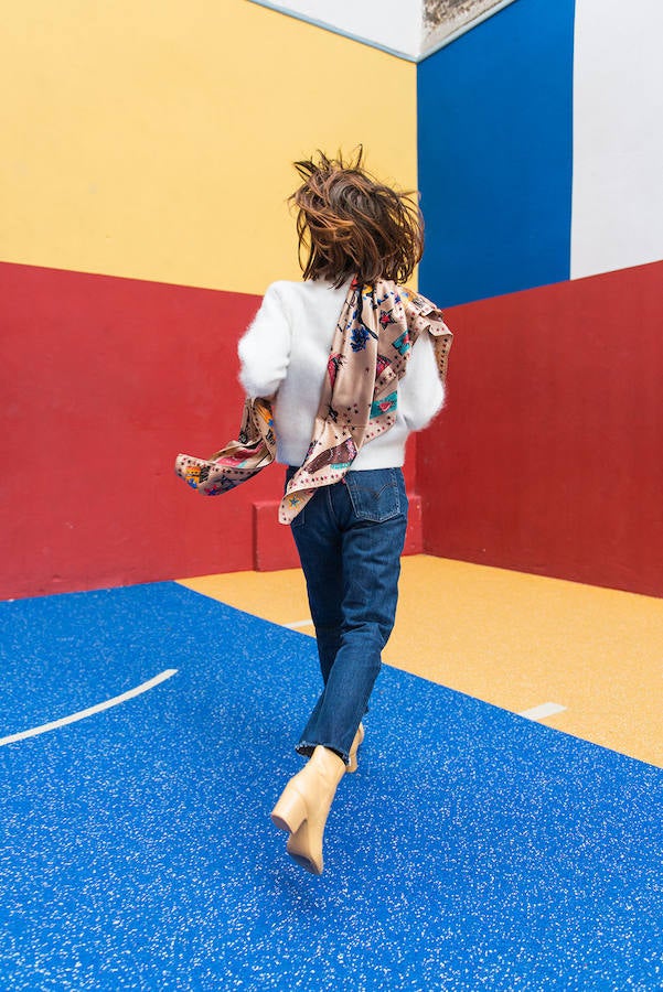 Con botines, otra de las opciones de lucir estos jeans por encima del tobillo.