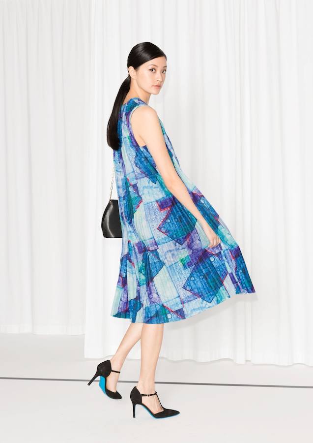 Con original dibujo en tonos azules, uno de los modelos de esta temporada de &Other Stories (Precio: 38 euros)