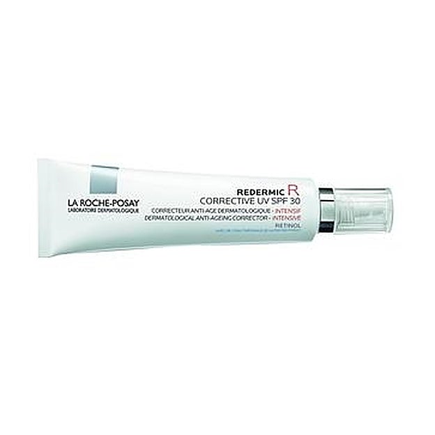 Redermic R SPF30 de La Roche-Posay (36,62 €) combina retinol puro con retinol de liberación progresiva e impide la adhesión a la piel de polución.