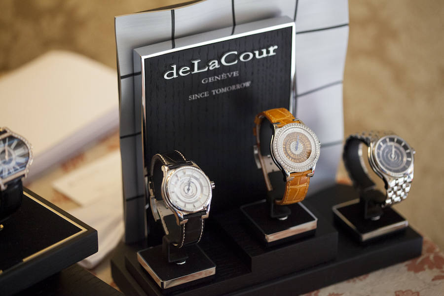 Los maravillosos relojes Delacour, la más alta joyería y arte en piedras preciosas aplicada a la relojería, presente también el Gran Hotel Mujerhoy.