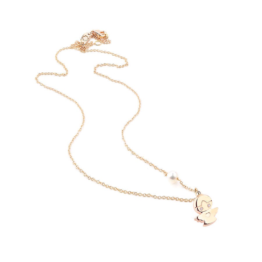 Cadena de oro rosa con perla y ángel de la guarda con motivo de brillantes blancos, de la firma Rabat (Precio: 495 euros)