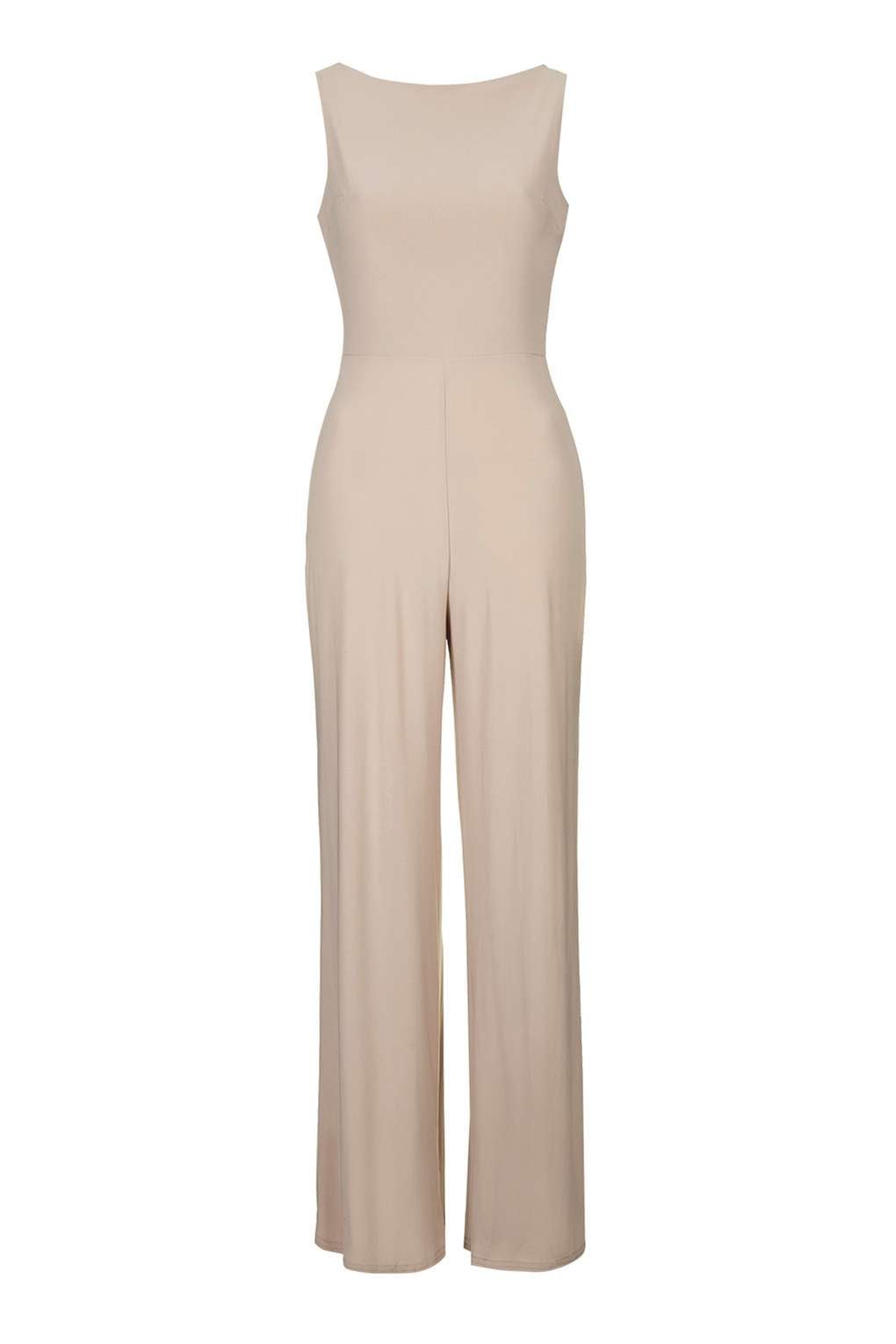 De lineas sencillas, en color neutro y sin mangas, una opción sin pretensiones con las que no fallarás (Precio: 50 euros)