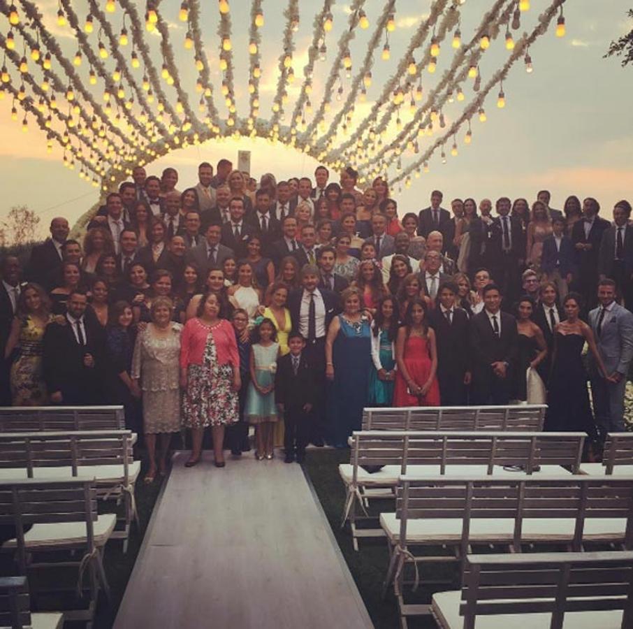 Mario López mostraba esta imagen con buena parte de los invitados al enlace celebrado en México este fin de semana.