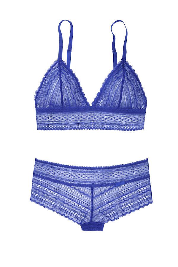 El azul también puede ser sexy, y para muestra, este conjunto de Etam