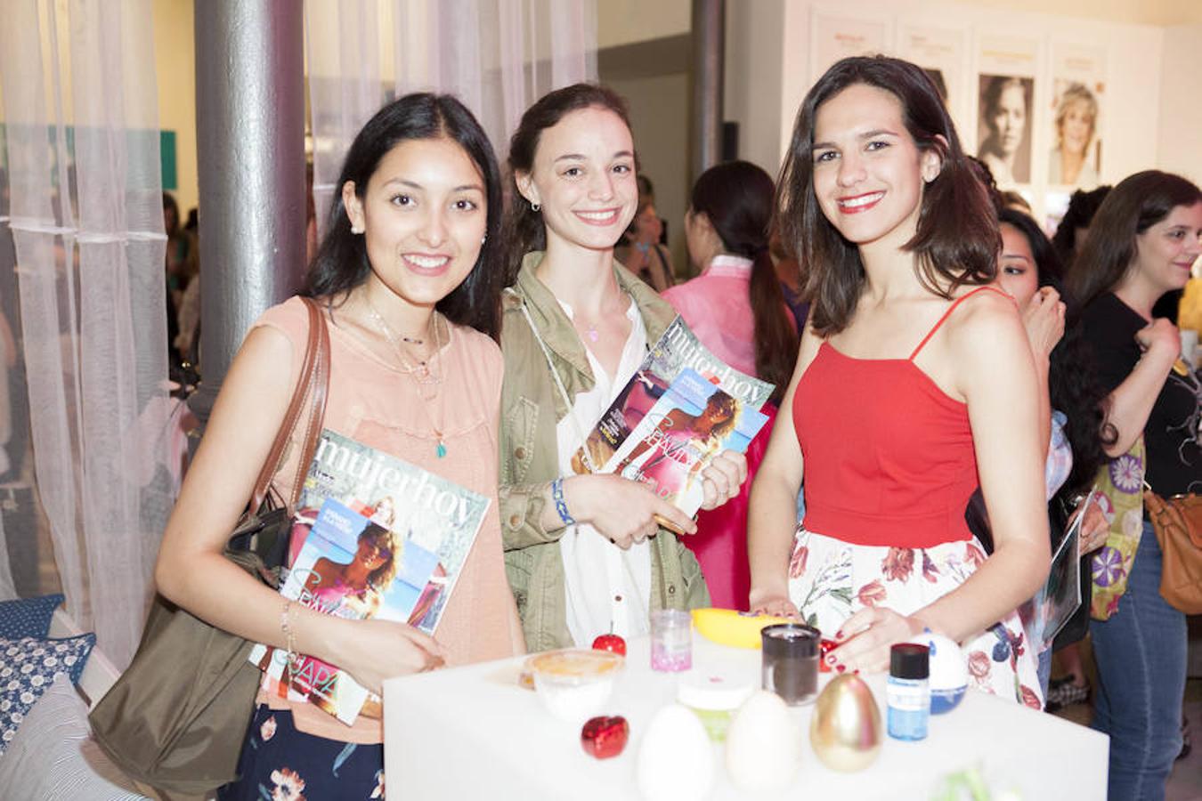 El Summer Beauty Day de Mujerhoy se ha convertido, después de tres ediciones, en el evento de belleza del verano. Las asistentes, además de maquillarse, peinarse, hacerse la manicura... conocieron las novedades de las firmas de belleza para la nueva temporada estival.