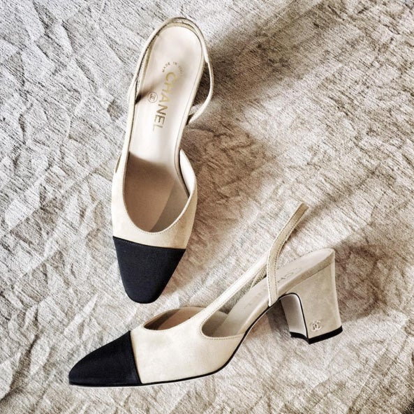 Agotados en todo el mundo desde hace meses, los slingblack de Chanel continúan causando furor en la red.