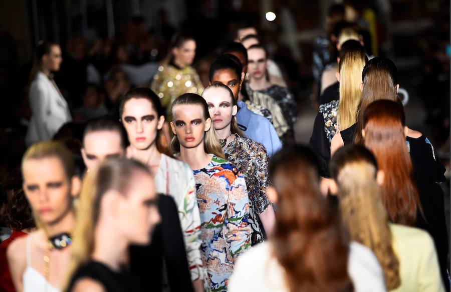 Así terminó el desfile de la colección crucero que se presentó en Londres