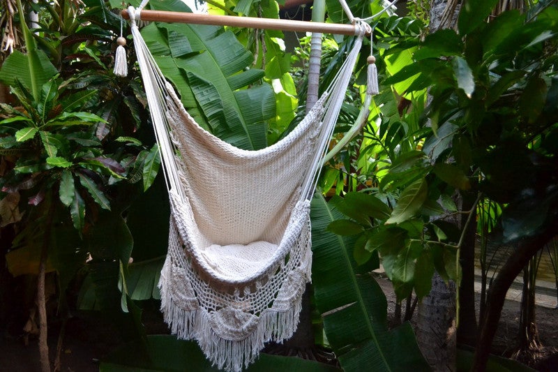 Si tienes la suerte de tener una terraza o un jardín con espacio, ¿te imaginas las siestas que puedes echarte en esta hamaca? Es de Dawanda